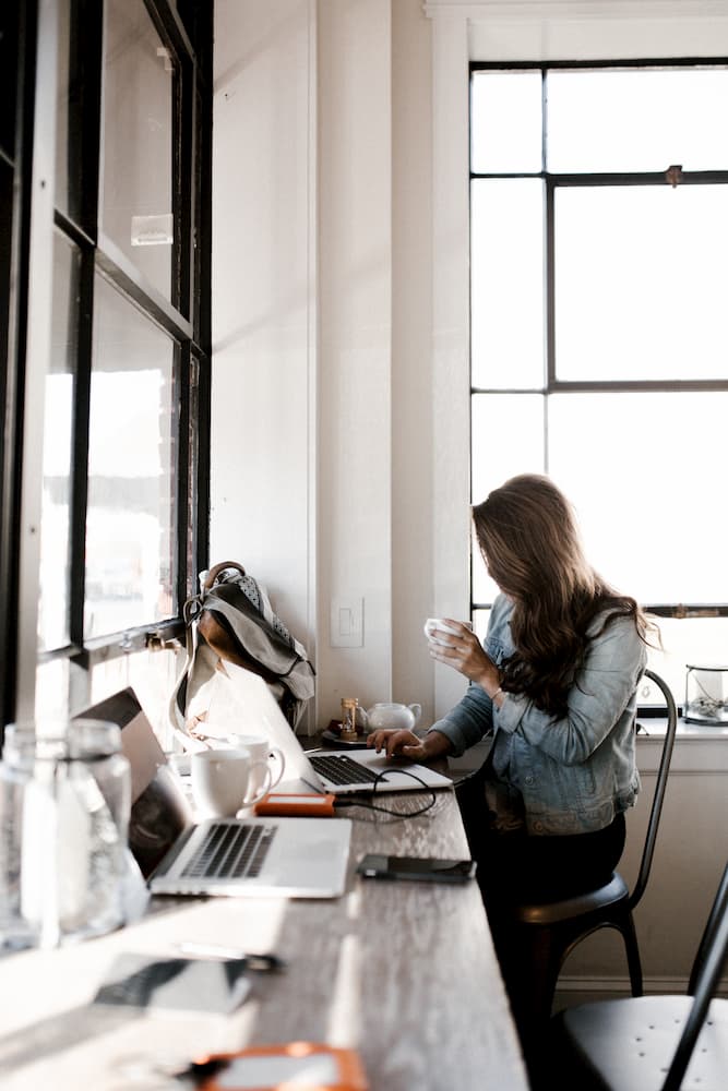 girl.working.on .desk